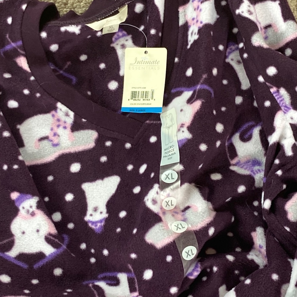 XL pajama set Polar Bear NWT